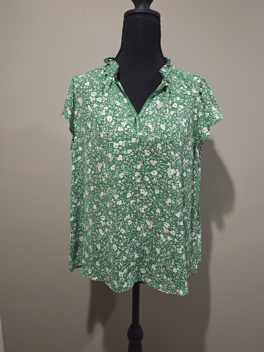 Green Floral Ruffle-Trim Short Sleeve Blouse